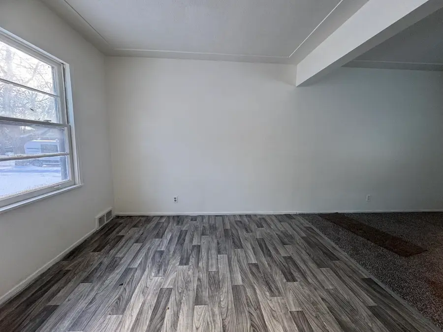 1315 W Myrtle AVE, Flint, MI 48504 - #3