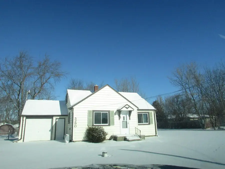 5290 Brobeck ST, Flint, MI 48532 - #2