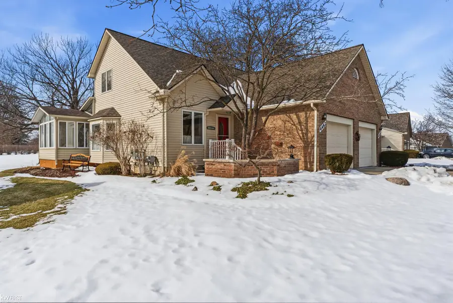 4482 Springbrook DR, Swartz Creek, MI 48473 - #2