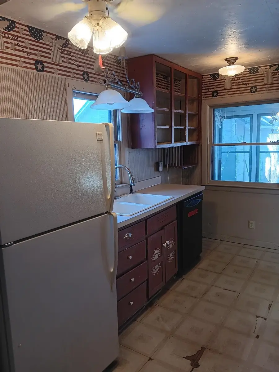 189 S Genesee ST, Montrose, MI 48457 - #2