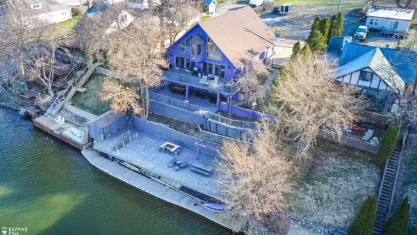 1380 Pratt DR, Lapeer, MI 48446