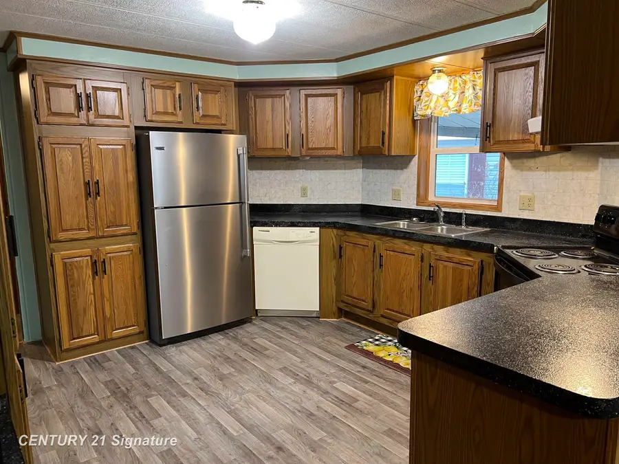 538 Park View RD, Clio, MI 48420 - #3