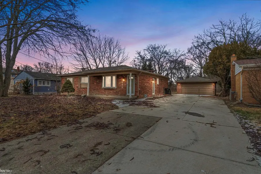 5093 Northlawn DR, Sterling Heights, MI 48310 - #2