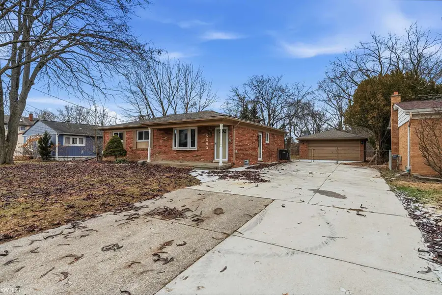 5093 Northlawn DR, Sterling Heights, MI 48310 - #3