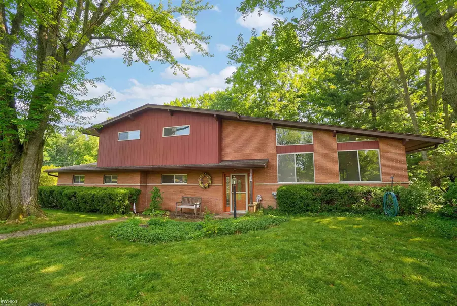 6243 Meadowwood LN, Grand Blanc, MI 48439 - #3