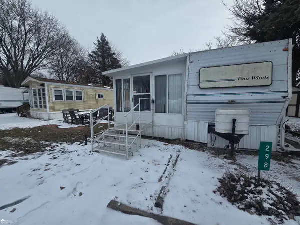 10001 E Goodall RD, Durand, MI 48429