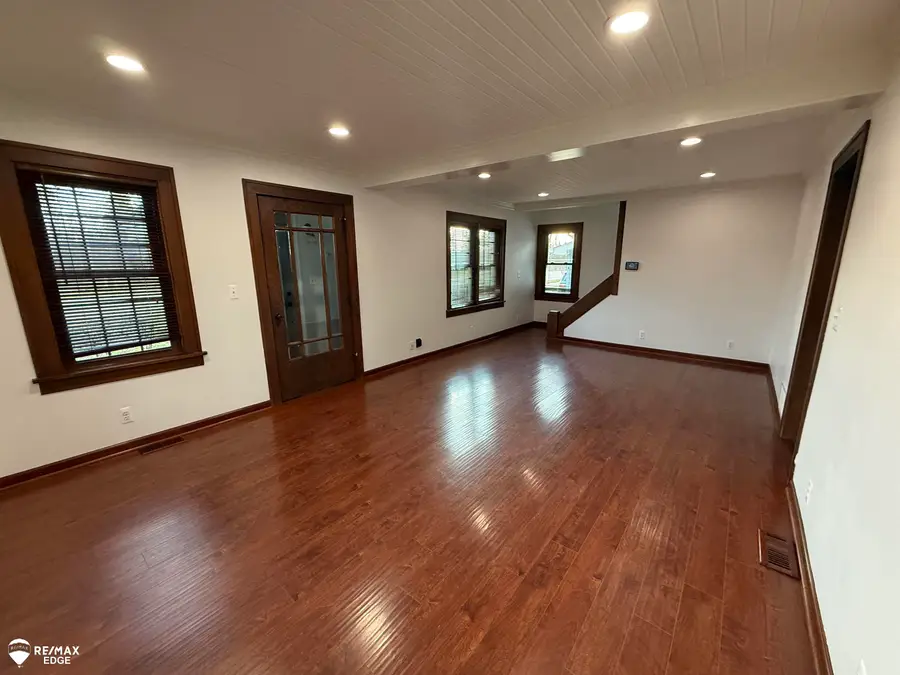 2037 E Grand Blanc RD, Grand Blanc, MI 48439 - #3