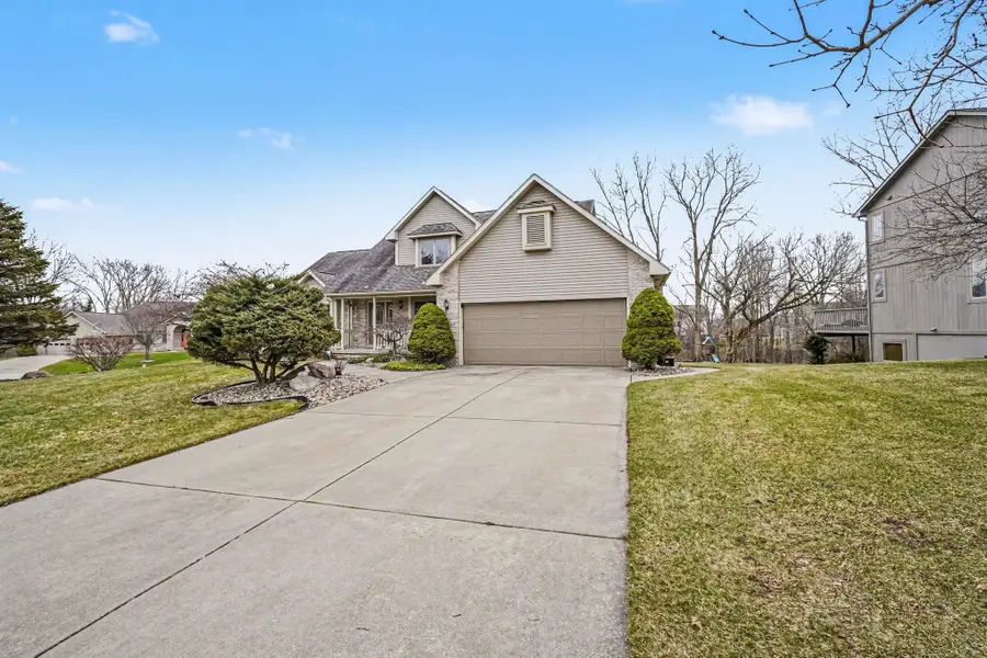 6131 Pine Creek Ct CT, Grand Blanc, MI 48439 - #2