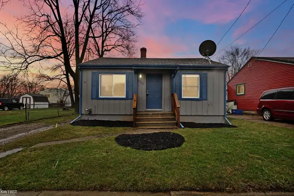 2068 E Boatfield AVE, Burton, MI 48529