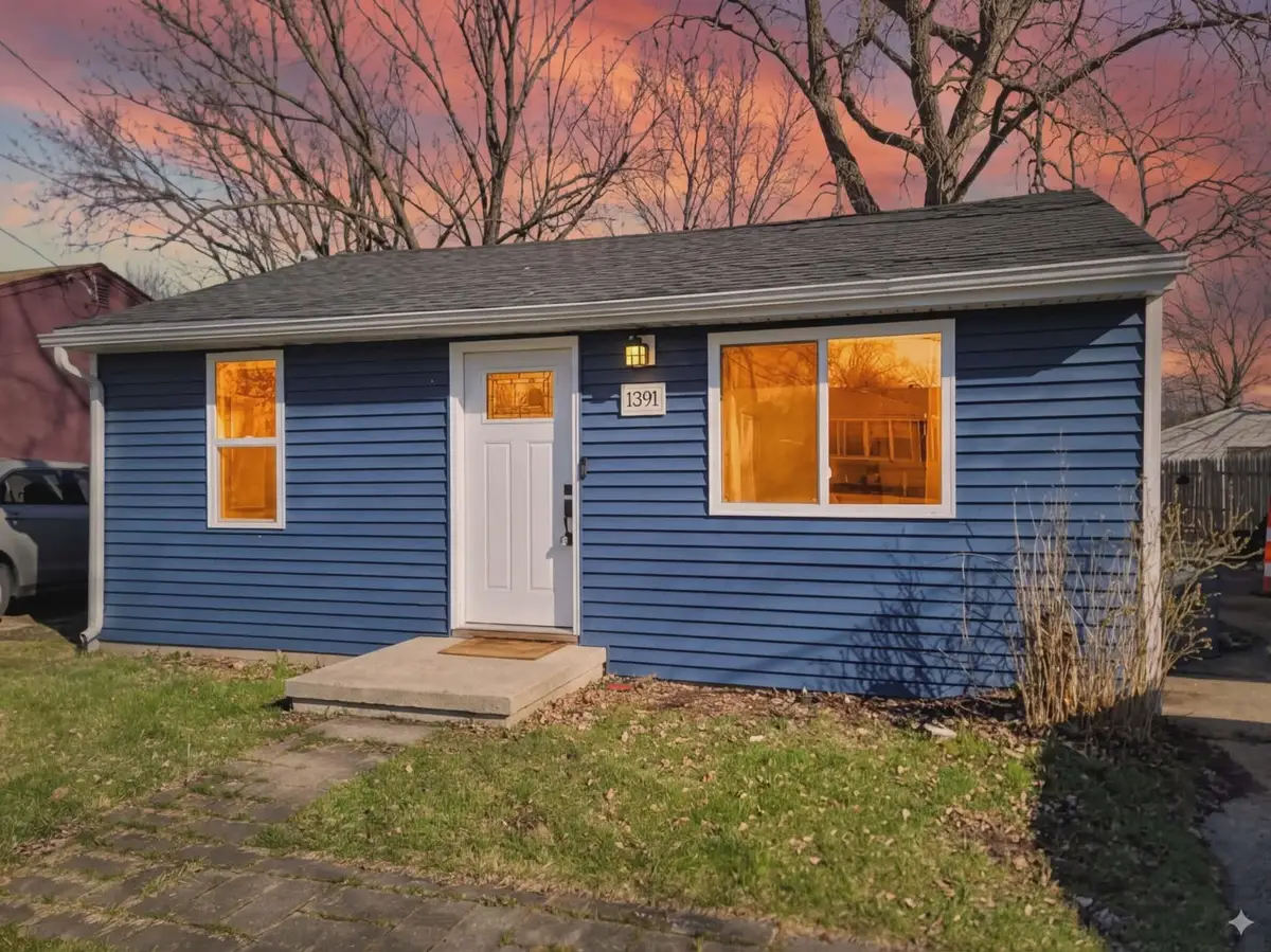 1391 Wells ST, Burton, MI 48529 - #1