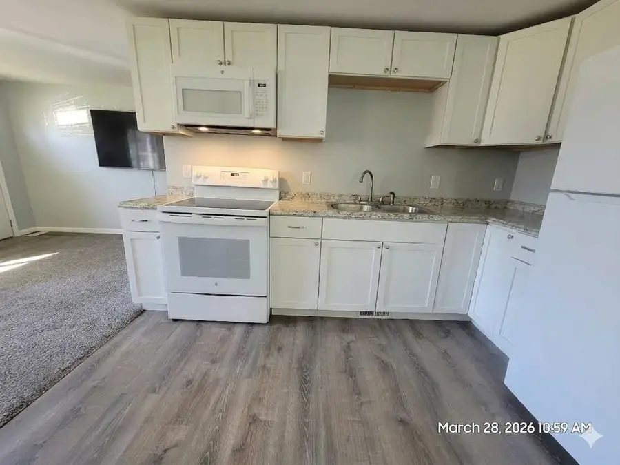 1391 Wells ST, Burton, MI 48529 - #3