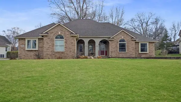 4297 Oak Tree CT, Fenton, MI 48430