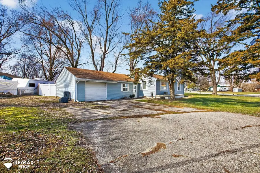 1388 Transue AVE, Burton, MI 48509 - #2