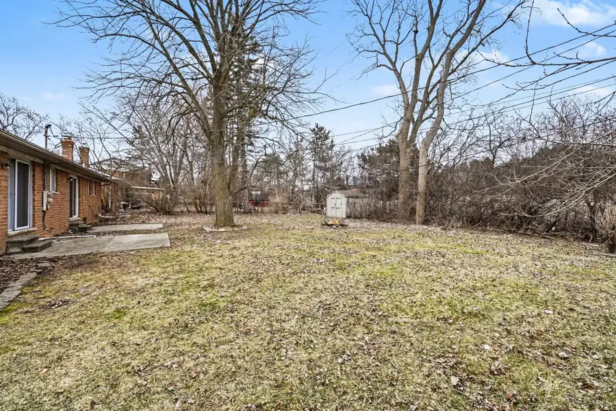 3505 Ridgecliffe DR, Flint, MI 48532 - #3