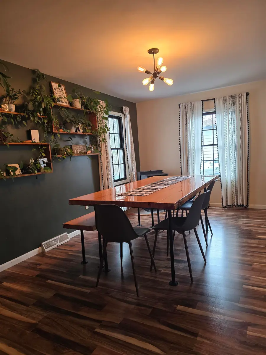 810 W Oak ST, Vassar, MI 48768 - #3