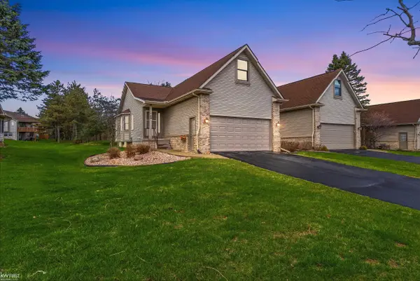 149 Creekwood CIR, Linden, MI 48451