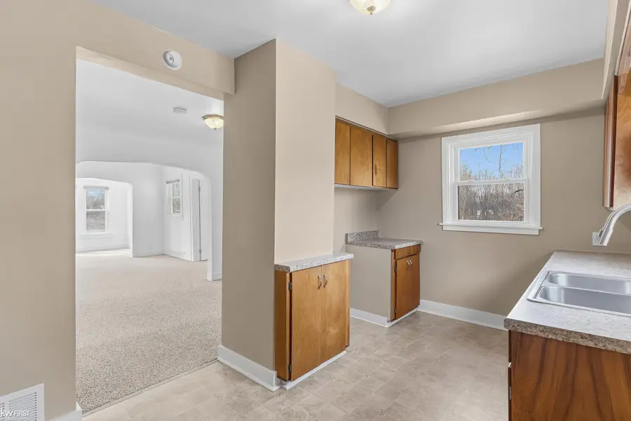 5113 Richfield RD, Flint, MI 48506 - #3