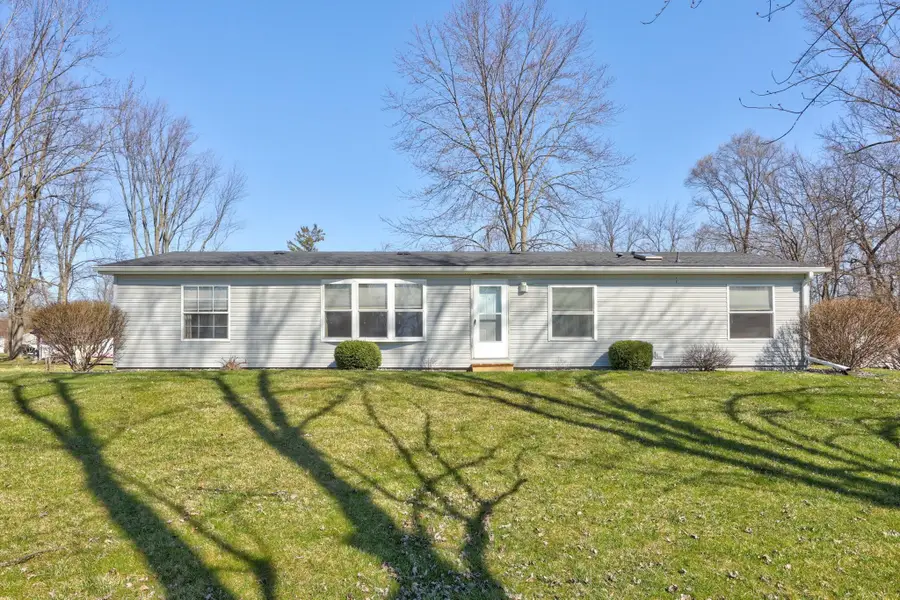 317 E Maple ST, Saint Charles, MI 48655 - #2