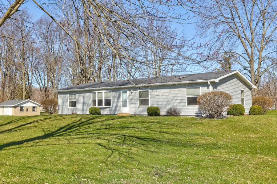 317 E Maple ST, Saint Charles, MI 48655 - #3