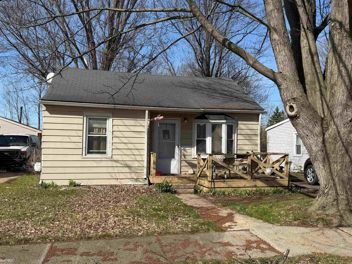 1387 Webber AVE, Burton, MI 48529 - #1