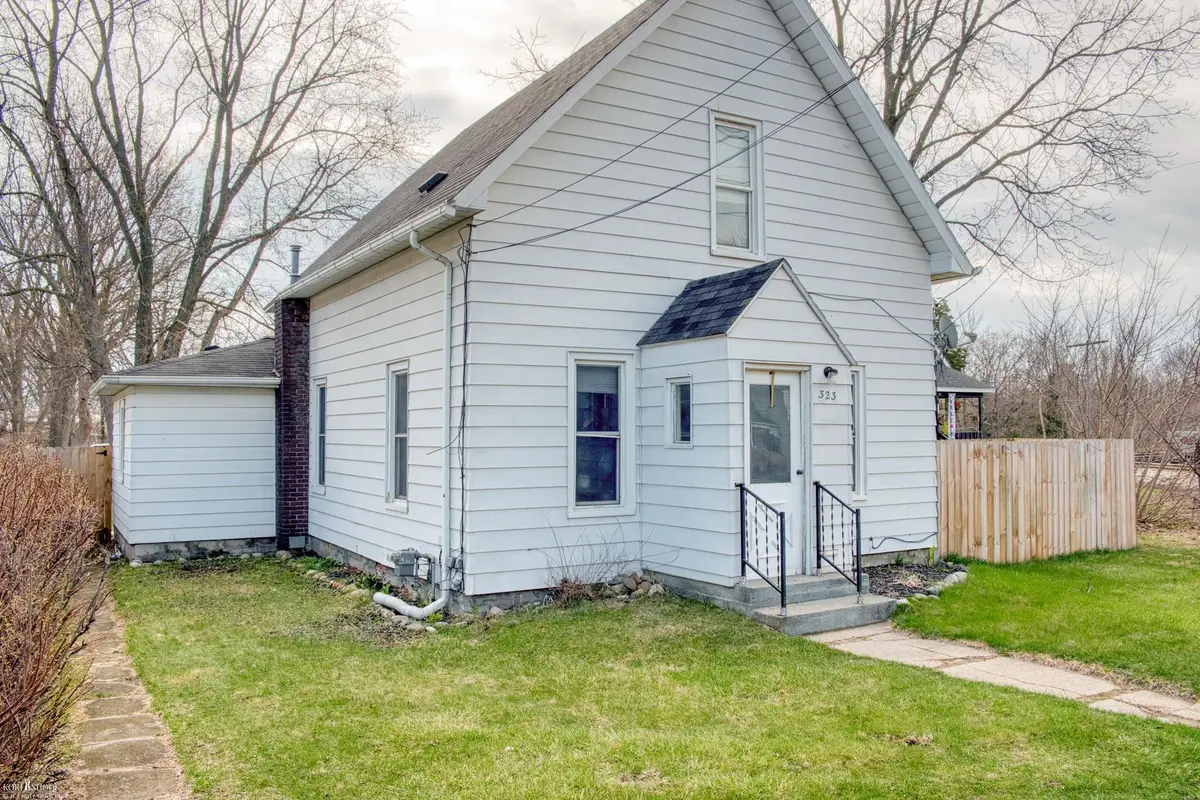 323 S Chipman ST, Owosso, MI 48867 - #1