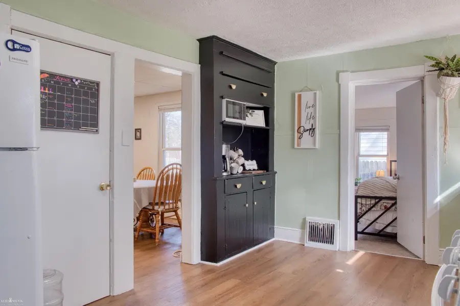 323 S Chipman ST, Owosso, MI 48867 - #3