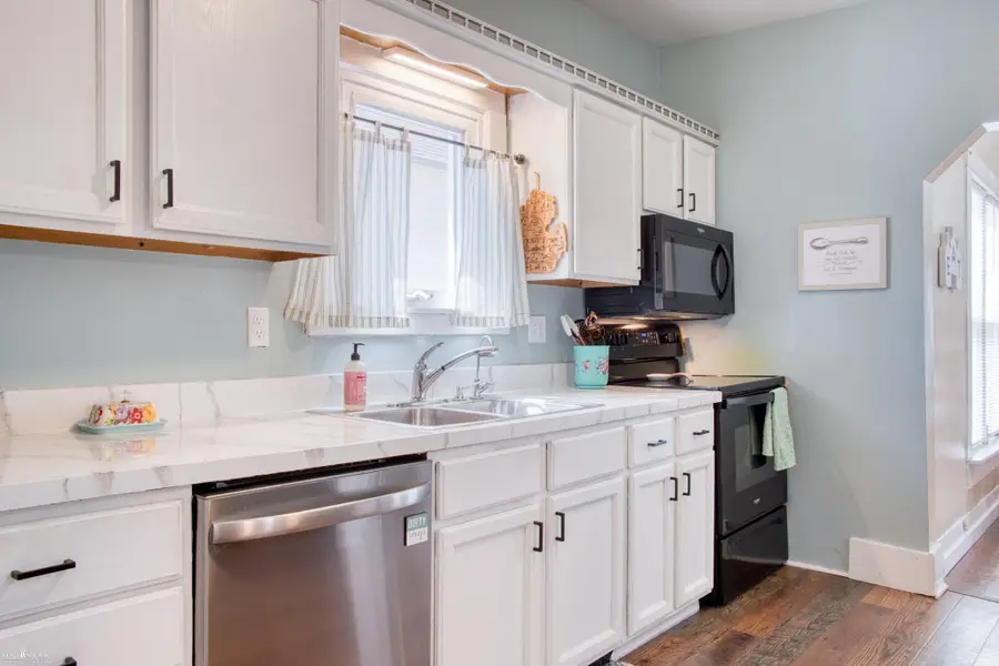 406 Mercer ST, Durand, MI 48429 - #2