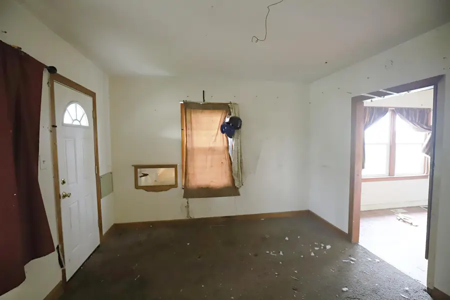 2807 Camden AVE, Flint, MI 48507 - #3