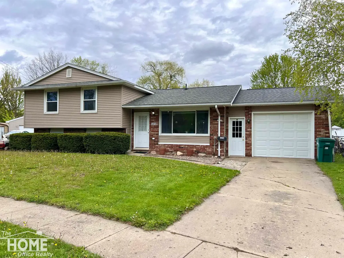 1316 Huntington DR, Owosso, MI 48867 - #1