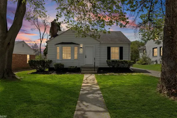 210 Preston AVE, Waterford, MI 48328