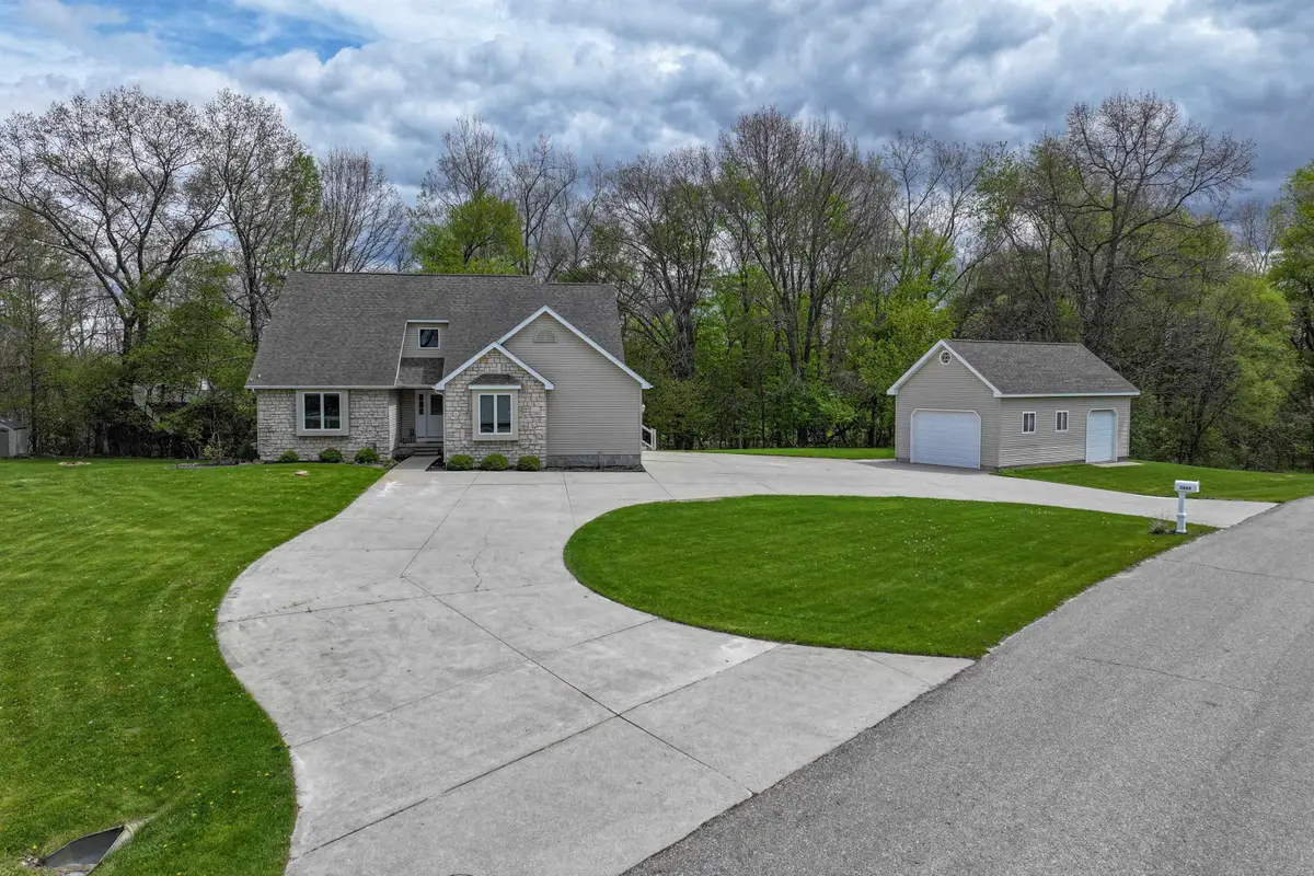 2889 Galway Bay DR, Metamora, MI 48455 - #1