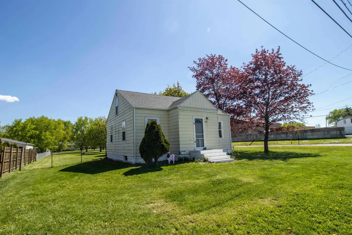 10256 N Saginaw RD, Clio, MI 48420 - #1