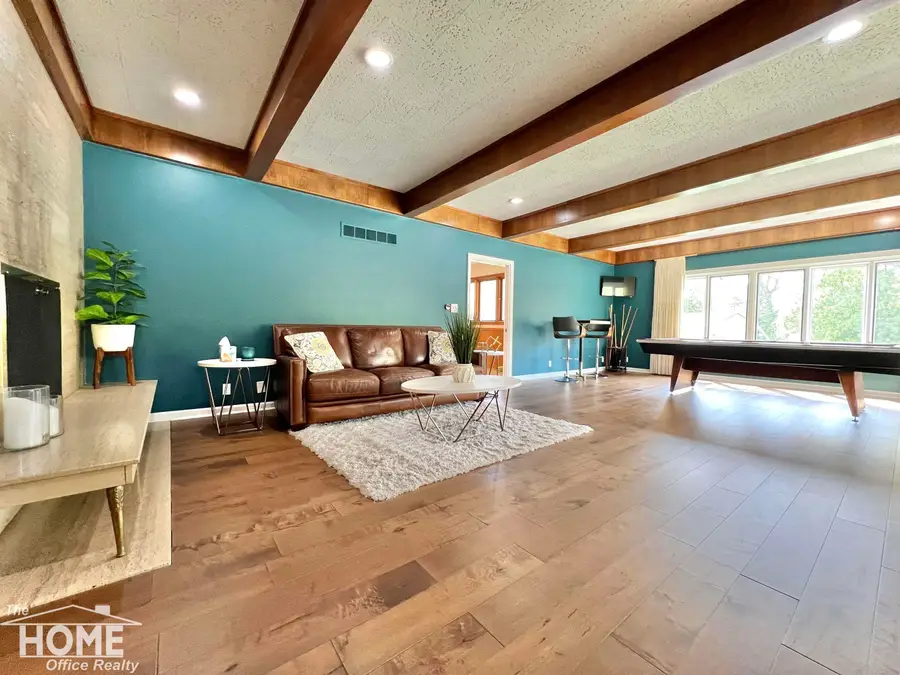 1111 W King ST, Owosso, MI 48867 - #3