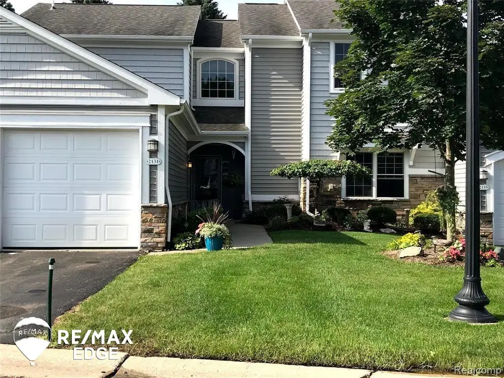 2131 Carriage Hill CIR, Lapeer, MI 48446 - #1