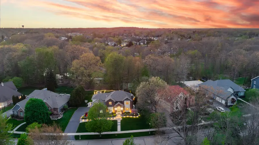 6137 Brookstone LN, Grand Blanc, MI 48439 - #3