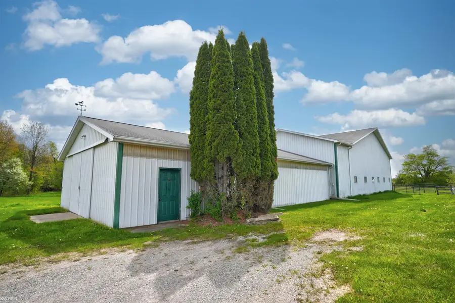 5465 Lennon RD, Flint, MI 48473 - #3