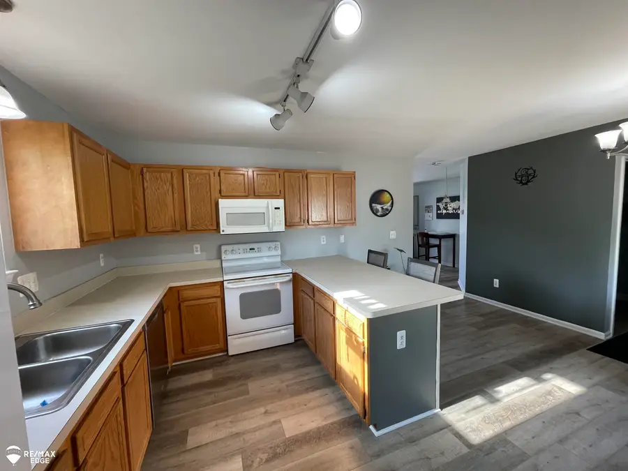 9344 Sandy Hollow LN, Davison, MI 48423 - #3