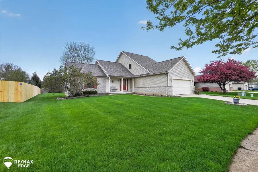 819 Village DR, Davison, MI 48423 - #2