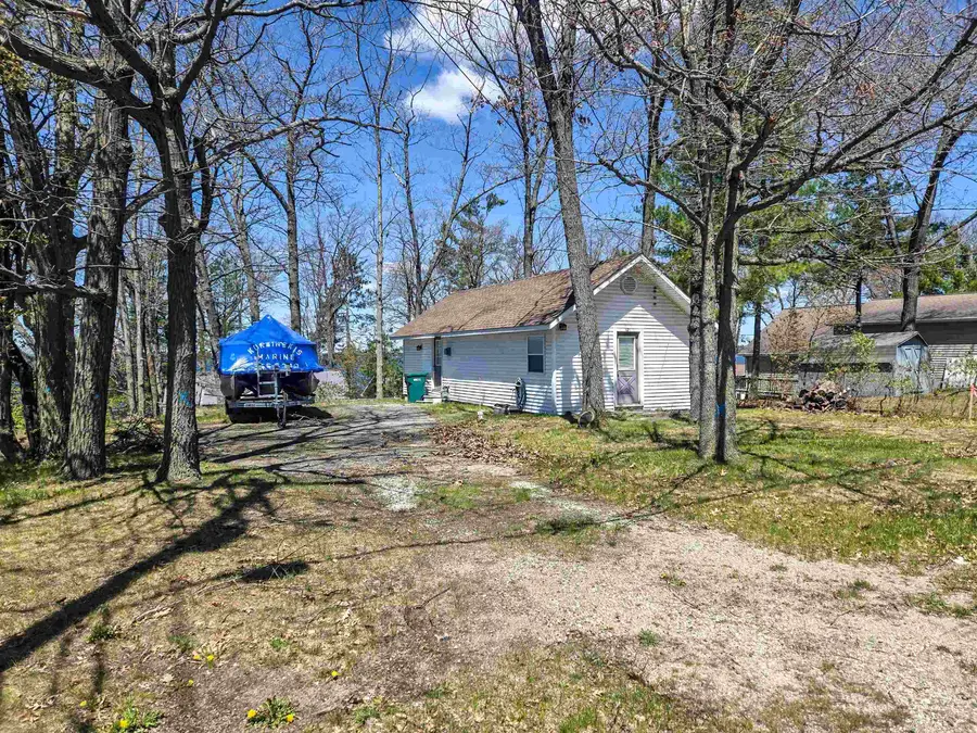 121 E Houghton Lake DR, Prudenville, MI 48651 - #3