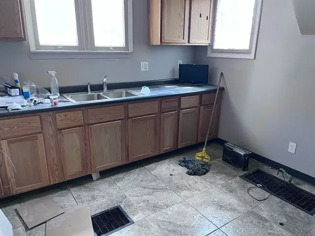 410 E fourth ST, Flint, MI 48503 - #2