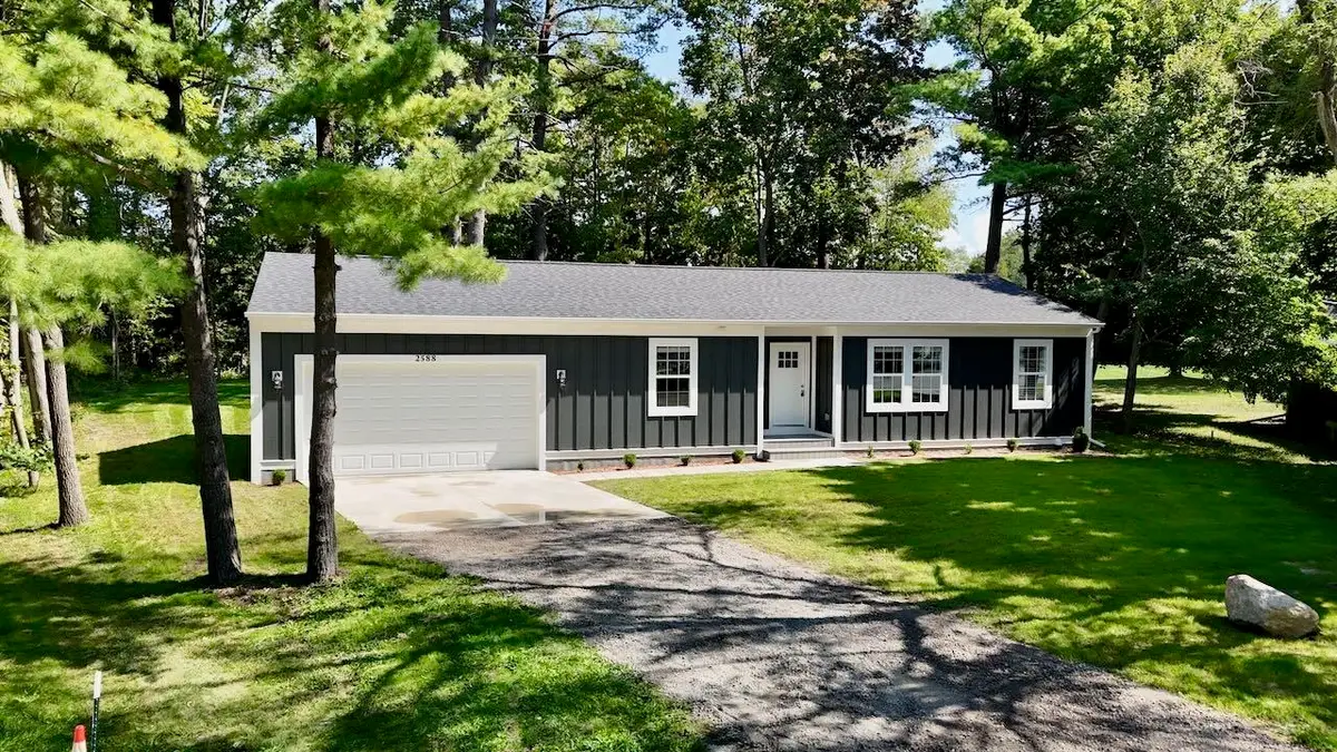 2588 E Greendale DR, Saginaw, MI 48603 - #1