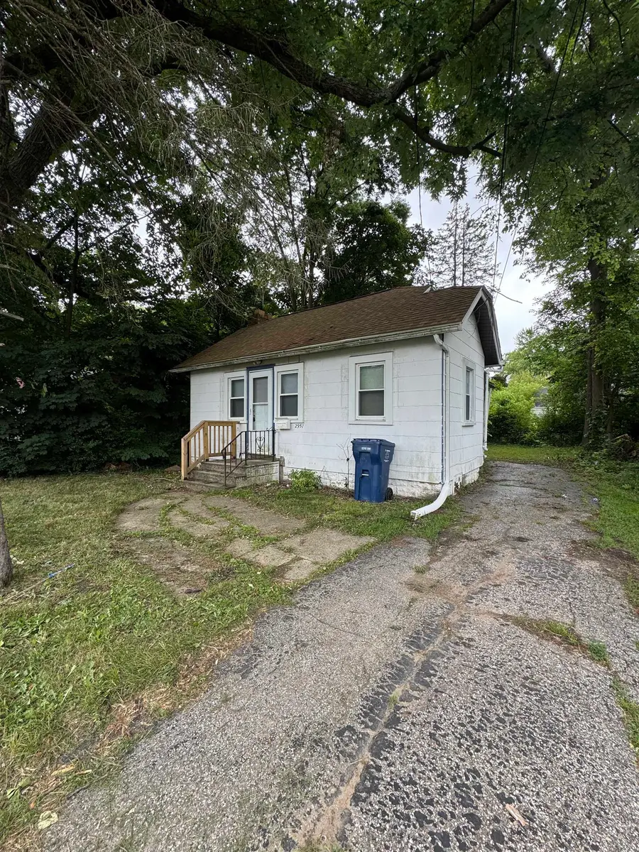 2957 Mackin RD, Flint, MI 48504 - #2