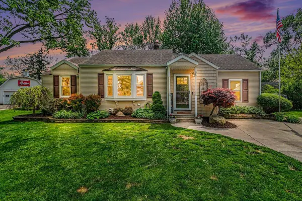 88 Hill Circle DR, Waterford, MI 48328