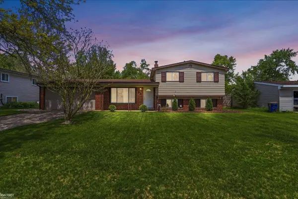 5904 Pontiac Lake RD, Waterford, MI 48327
