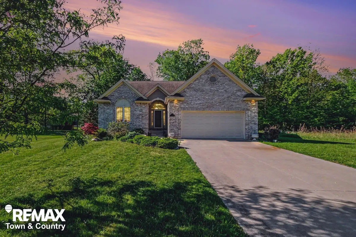 2234 Emeraldwood TRL, Flushing, MI 48433 - #1