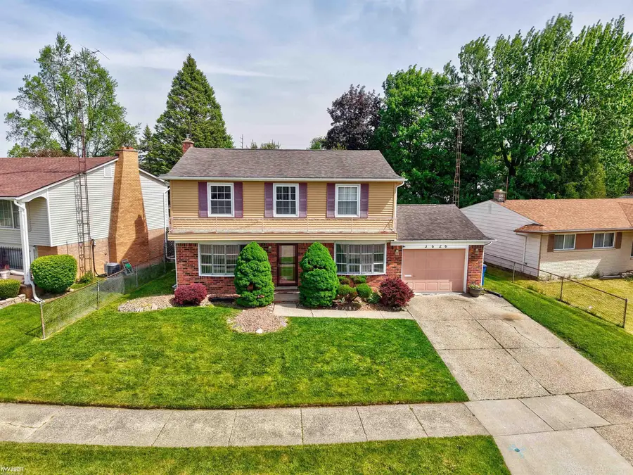 3626 Easthampton DR, Flint, MI 48503 - #2