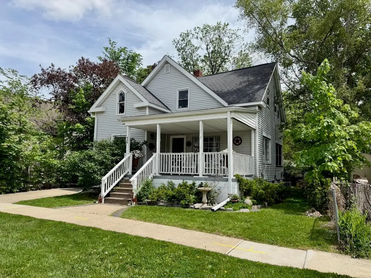 202 Mackinaw ST, Durand, MI 48429 - #1