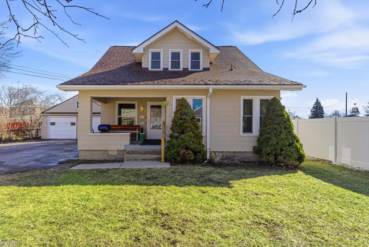 216 N Genesee ST, Davison, MI 48423 - #1