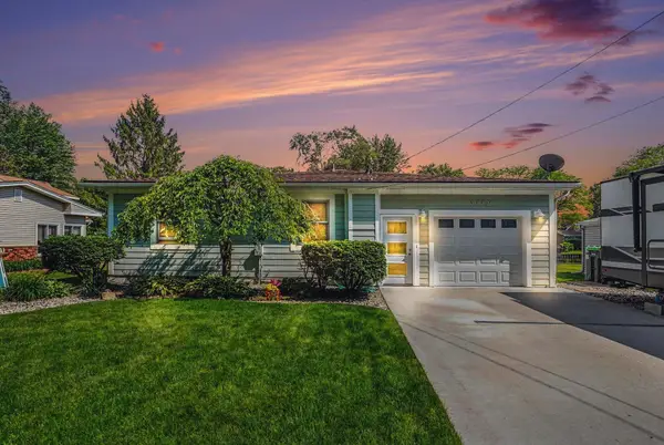3332 Shawnee TRL, Pinckney, MI 48169