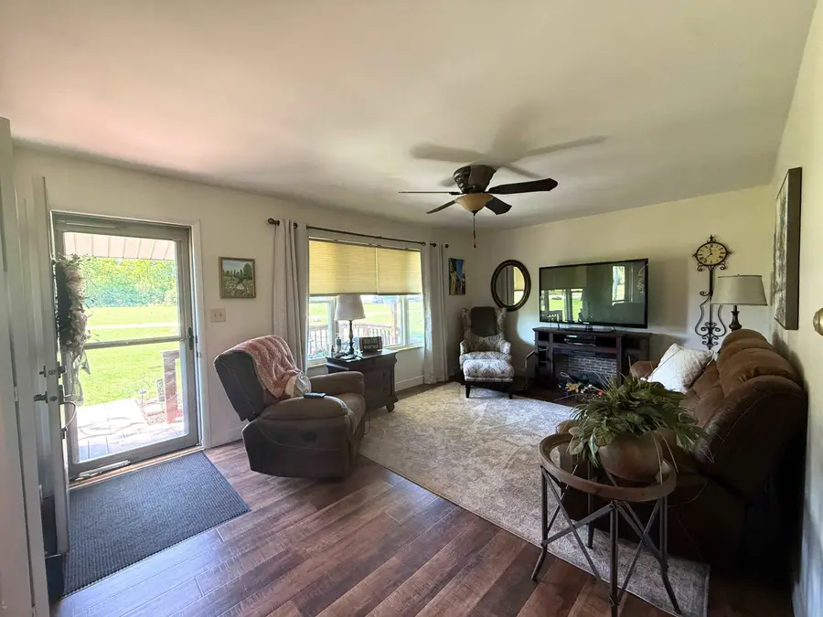 2083 Carrier DR, Genesee, MI 48458 - #3